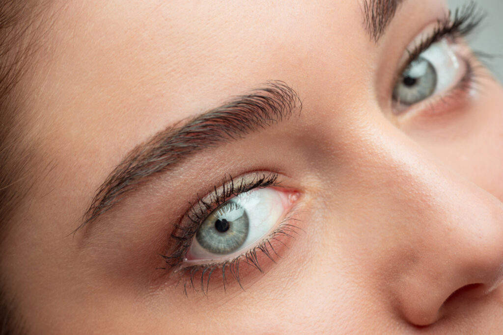 Cejas y proximidad a los ojos no hacerse nunca depilacion laser